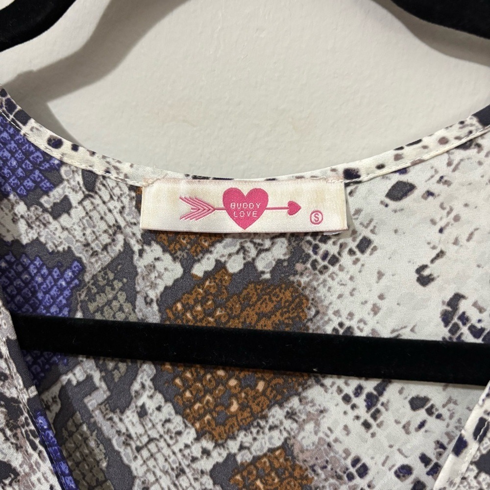 Buddy Love Women Avril Flutter Sleeve Top Snake‎ Print - Picture 2 of 5